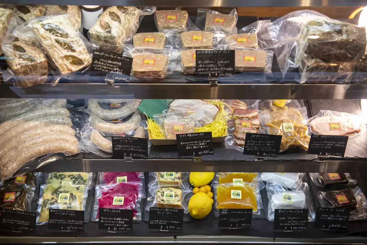 nomadika テイクアウトショーケース